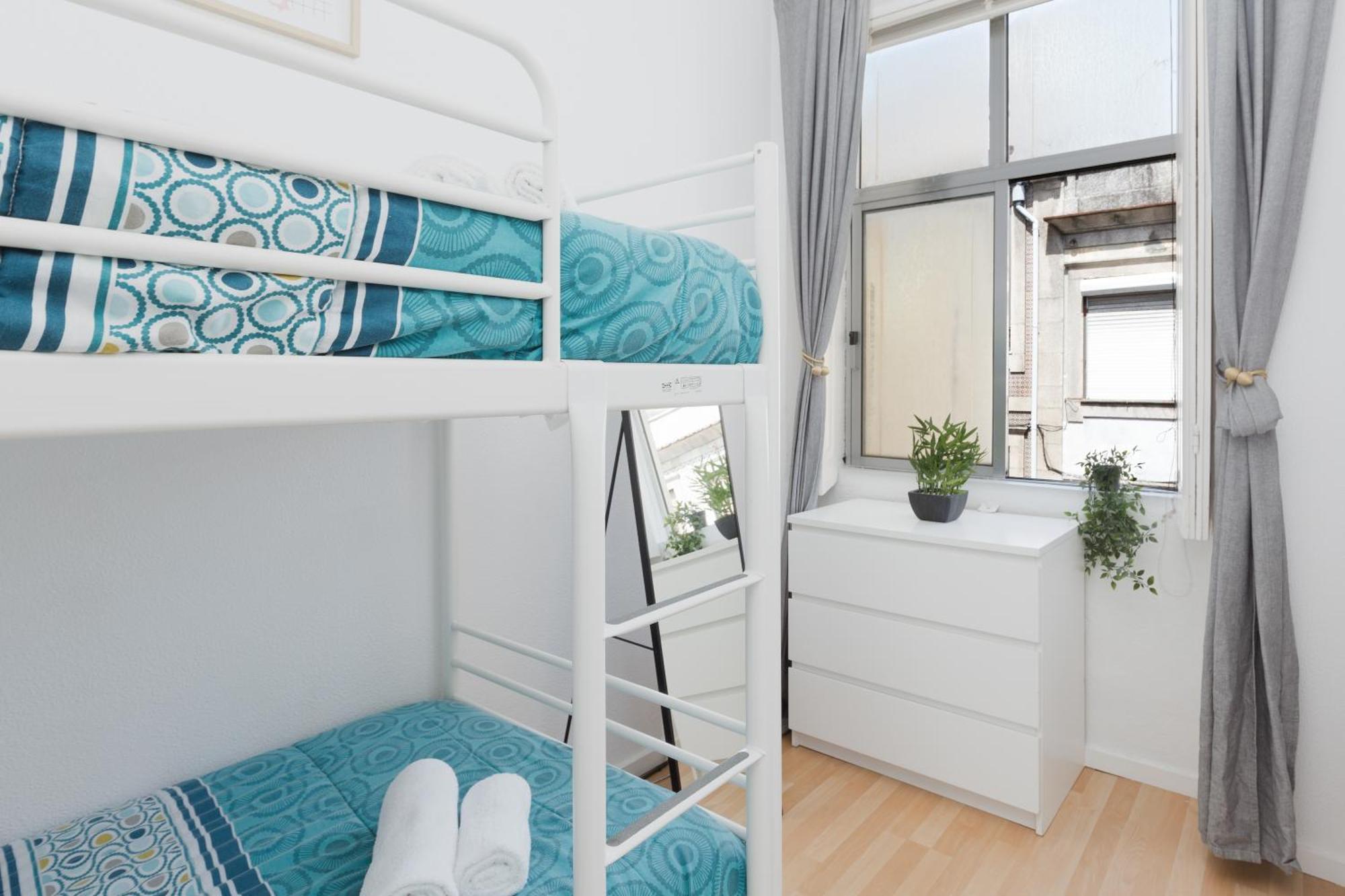 Apartamento Host Wise - Large Flat W Terrace - Ace Location At Aliados OOporto Habitación foto